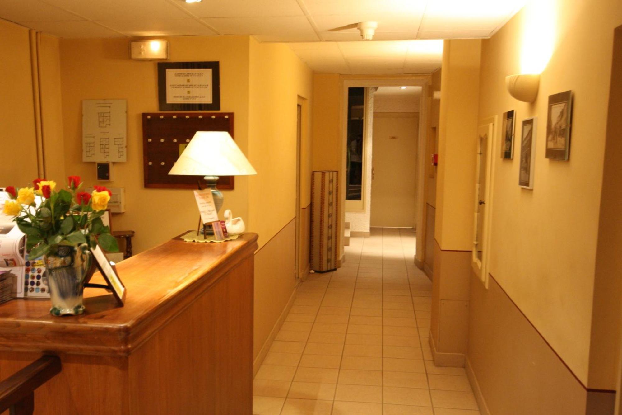 Logis Hotel L'Ange Couronne ベルリーヴ・シュル・ソーヌ エクステリア 写真